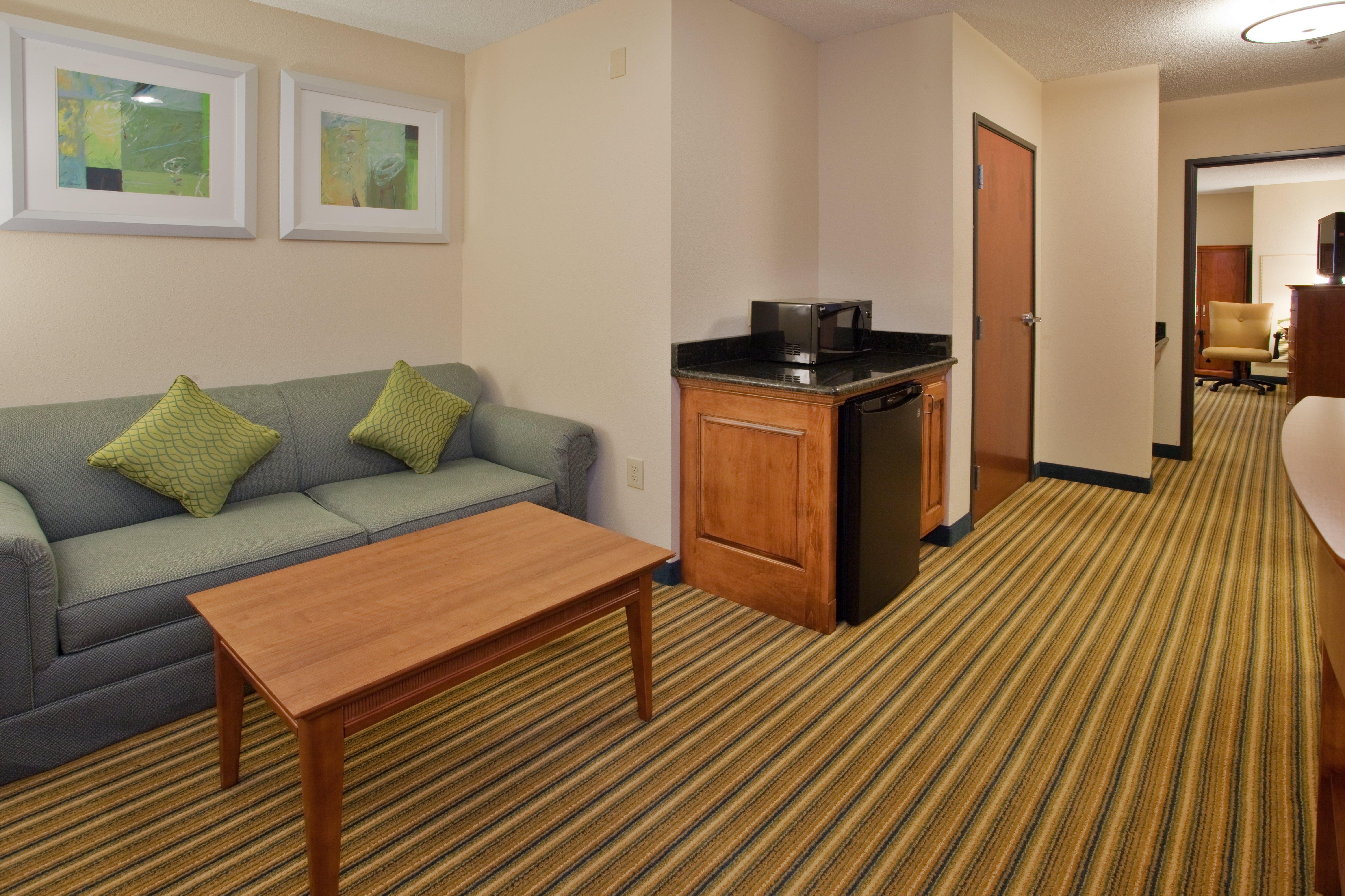 Holiday Inn Express Hotel & Suites Fredericksburg By Ihg Exterior foto