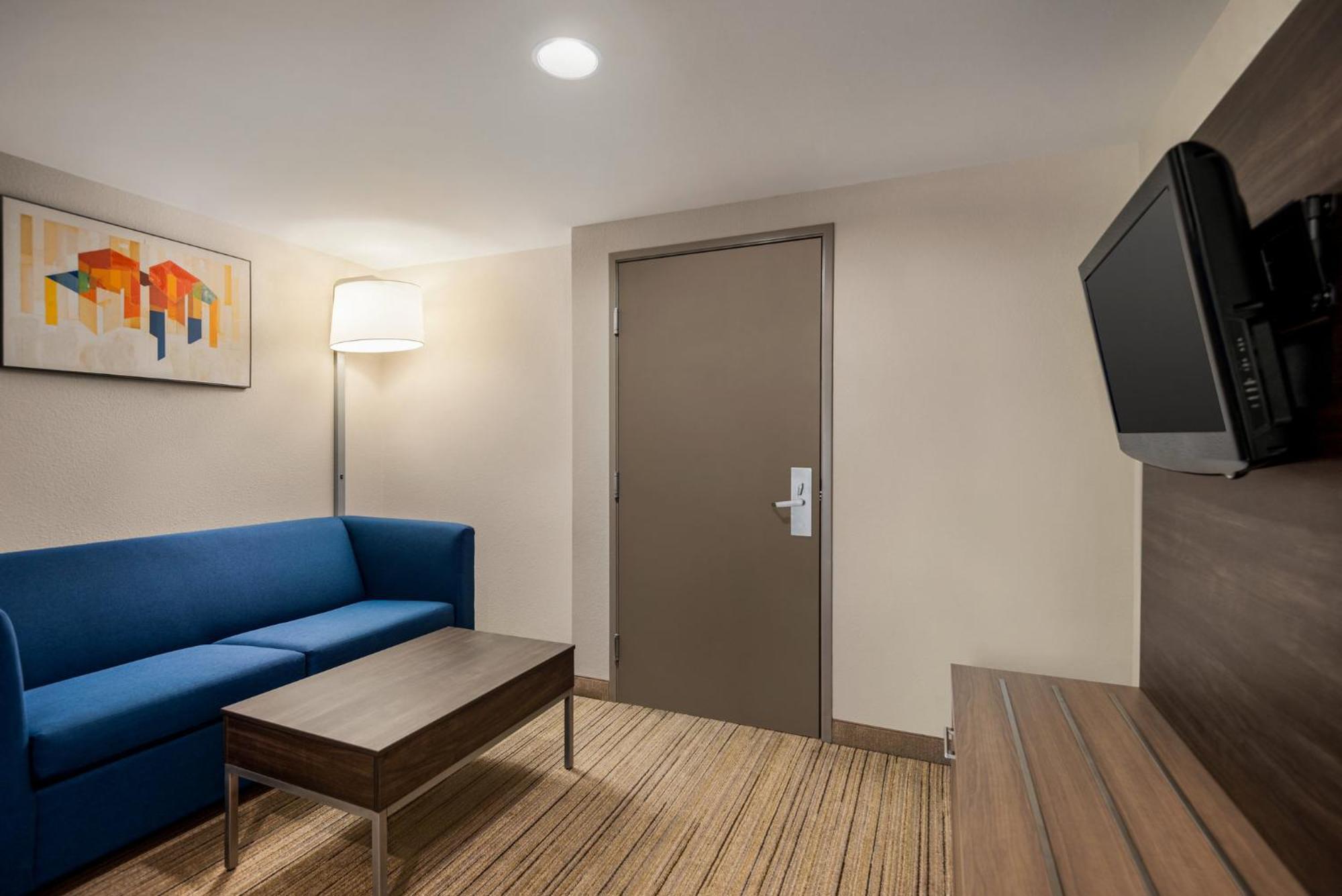 Holiday Inn Express Hotel & Suites Fredericksburg By Ihg Exterior foto