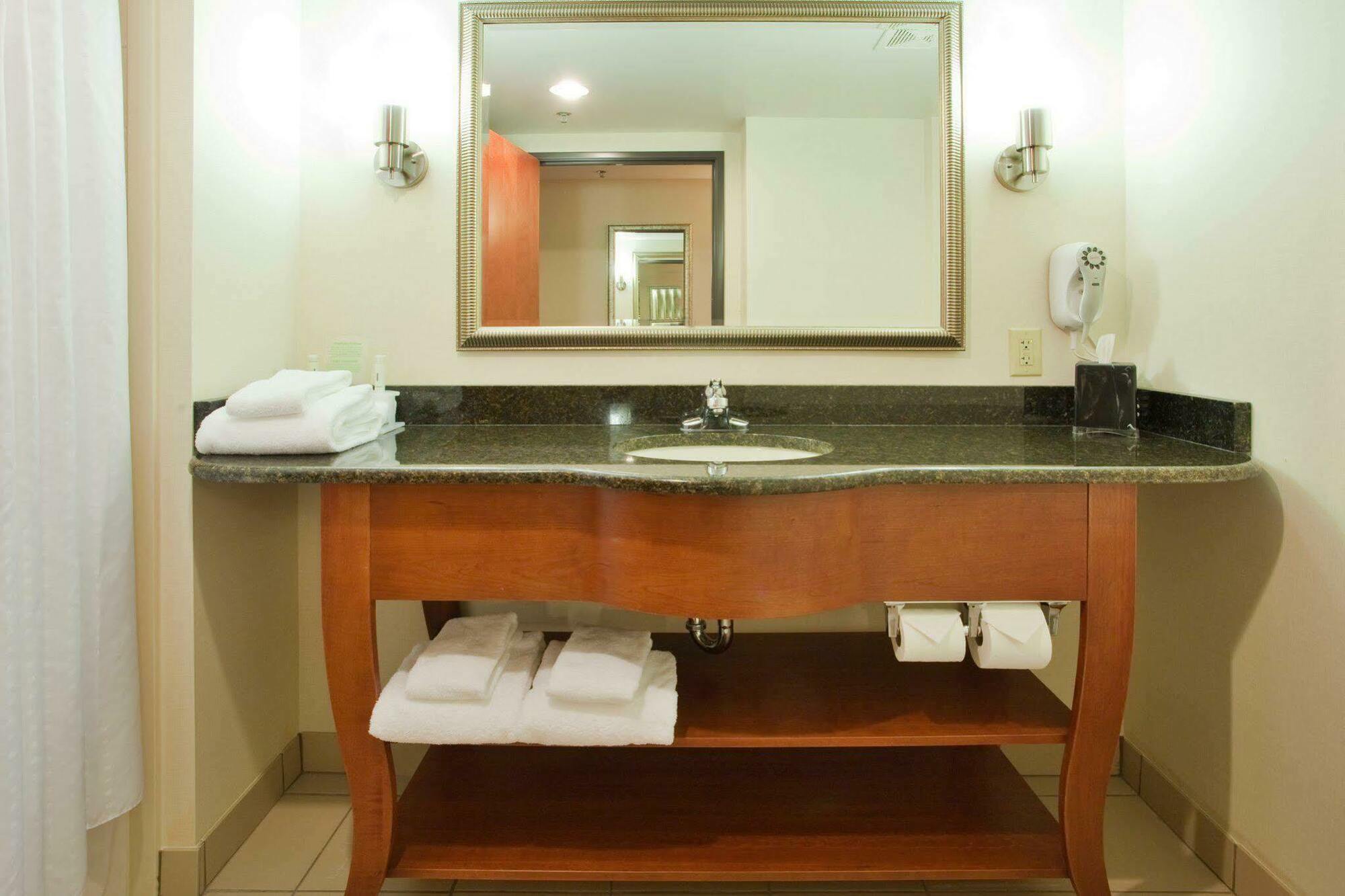 Holiday Inn Express Hotel & Suites Fredericksburg By Ihg Cameră foto